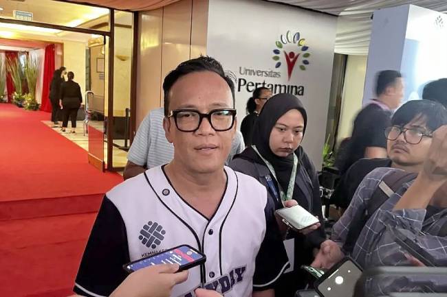 Wakil Menteri Ketenagakerjaan (Wamenaker) Immanuel Ebenezer Gerungan saat ditemui awak media di Universitas Pertamina, Jakarta, Kamis (1/5/2025). (Foto: ANTARA/Arnidhya Nur Zhafira)