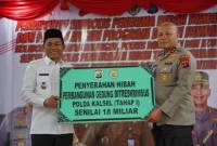 Penyerahan hibah pembangunan gedung oleh Bupati Balangan kepada Kapolda Kalsel. Foto MC Kab Balangan