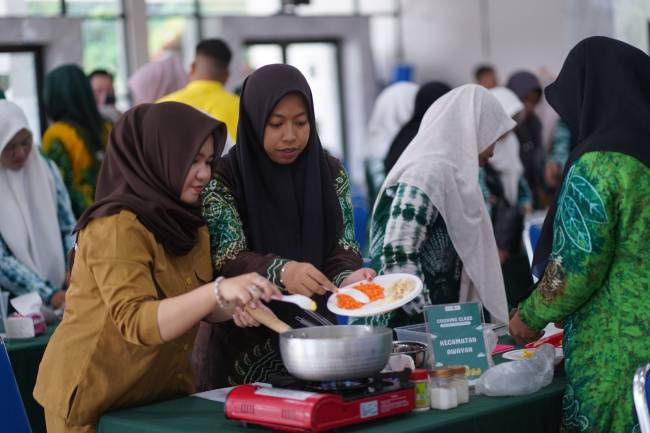 Kegiatan kelas memasak pengolahan pangan lokal. foto: MC Balangan