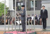 Ketua DPRD Kalsel saat menjadi inspektur apel peringatan Hari Lahir Pancasila di Halaman Kantor Gubernur Kalsel. Foto : MC Kalsel