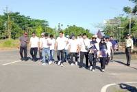 Bank Kalsel menggelar jalan santai, bagi ASN lingkup Komplek Kantor Gubernur Kalimantan Selatan di Banjarbaru.