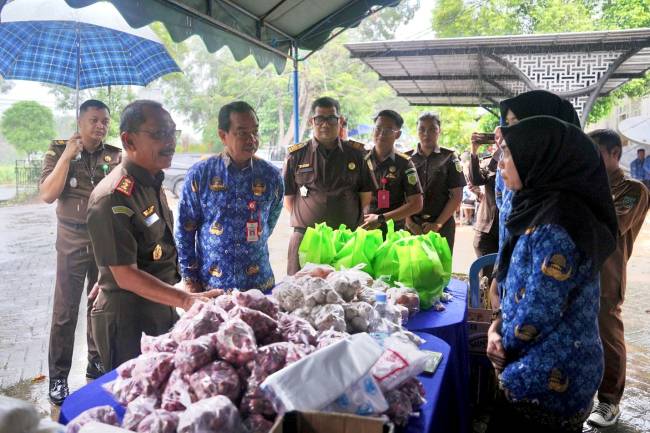  : Kegiatan Gebyar Pasar Murah di Kecamatan Paringin Selatan. foto: MC Balangan