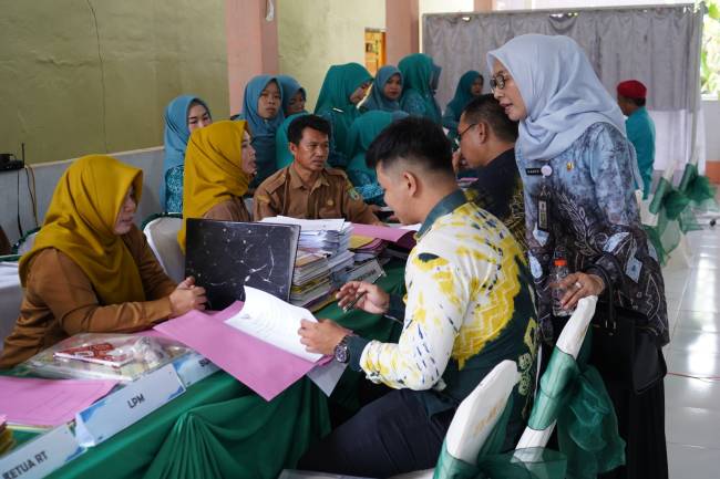 Desa Muara Jaya, Kecamatan Awayan, Kabupaten Balangan, menjalani tahapan Klarifikasi Lapangan Lomba Desa dan Kelurahan Tingkat Provinsi Kalimantan Selatan. foto: MC Balangan