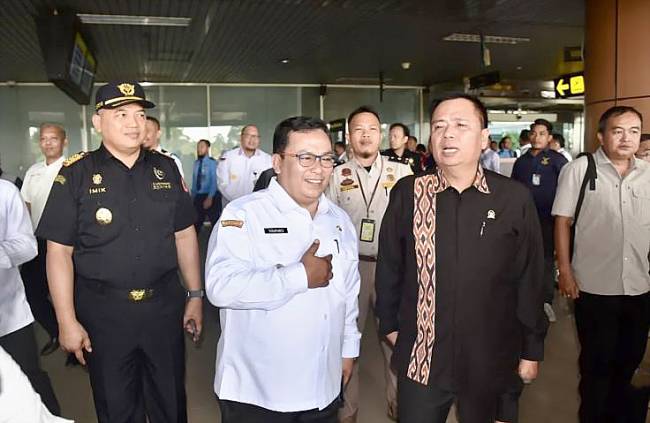 Peresmian pengaktifan kembali status internasional Supadio dihadiri oleh Ketua Komisi V DPR RI Lasarus, Dirjen Perhubungan Udara Kementerian Perhubungan Lukman F Laisa, serta Wakil Gubernur Kalbar Krisantus Kurniawan, Rabu (4/6/2025). (Foto: ANTARA/HO-Prokopim Kubu Raya)