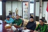 Menteri Sosial Saifullah Yusuf memberi penjelasan dalam konferensi pers terkait realisasi penyaluran bantuan sosial triwulan ke-2 2025 di Jakarta, Selasa (24/6/2025). (ANTARA/M Riezko Bima Elko Prasetyo)