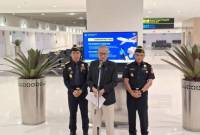 Wakil Menteri Keuangan Anggito Abimanyu melakukan konferensi pers setelah meninjau kesiapan Bea Cukai, di Bandara Internasional Soekarno Hatta, Tangerang, Banten, Rabu (11/06/2025). (Foto: ANTARA/M Heriyanto)