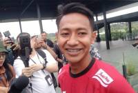 Gelandang muda Beckham Putra diwawancarai awak media di sela pemusatan latihan di Bali United Training Center, Kabupaten Gianyar, Bali, Selasa (27/5/2025). (ANTARA/Dewa Ketut Sudiarta W)