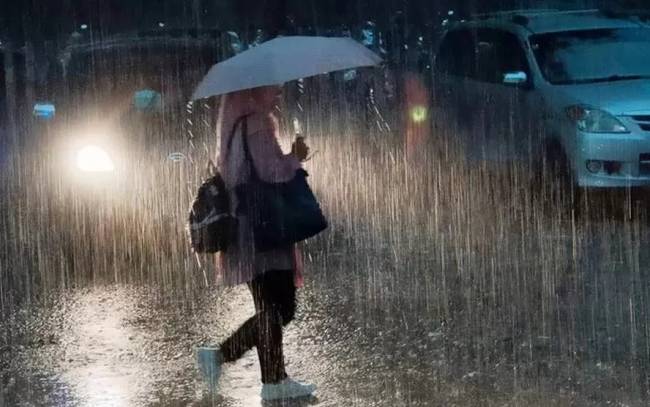 Bulan Juni diprediksi 90 persen wilayah Kalimantan Timur bakal diguyur hujan lebat. (Foto: Istimewa)