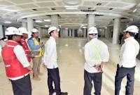 Wakil Presiden Gibran Rakabuming Raka (ketiga dari kanan) saat meninjau kemajuan pembangunan pembangunan di IKN pada akhir Mei 2025 (Foto: ANTARA/Agus Suprapto)