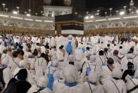 Jemaah haji Indonesia asal Sumedang melaksanakan umrah sunah dengan miqat di Tana’im, Rabu malam (29/5/2025). (Foto: Sumedangonline)