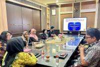 Diskominfo Provinsi Kalsel menerima kunjungan kerja Diskominfo Kota Palangkaraya Provinsi Kalimantan Tengah di Banjarbaru, Kalimantan Selatan, Jumat (13/6/2025). (Foto: ANTARA/HO-Diskominfo Kalsel)