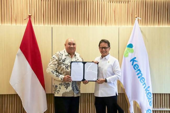 Menteri Kesehatan Budi Gunadi Sadikin (kanan) dan Direktur Regional WHO untuk Pasifik Barat Saia Ma’u Piukala (kanan). (Foto: ANTARA/HO-World Health Organization)