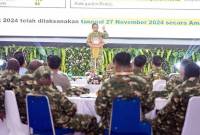 Menteri Dalam Negeri Tito Karnavian memberikan arahan saat pembukaan Retret Kepala Daerah gelombang kedua di kampus IPDN Jatinangor, Sumedang, Jawa Barat, Senin (23/6/2025). (Foto: ANTARA/Novrian Arbi)