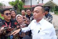 Menteri Sekretaris Negara Prasetyo Hadi saat menyampaikan keterangan di kompleks Istana Kepresidenan, Jakarta, Selasa (10/6/2025), terkait isu reshuffle Kabinet Mereah Putih. (Foto: ANTARA/Andi Firdaus)