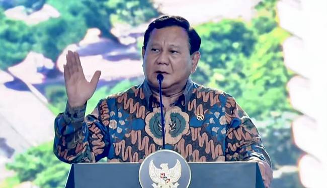 Presiden RI Prabowo Subianto berpidato saat acara peresmian Kawasan Ekonomi Khusus (KEK) Kesehatan Sanur dan Bali International Hospital (BIH) di Kota Denpasar, Bali, Rabu (25/6/2025). (ANTARA/HO-BPMI Setpres)