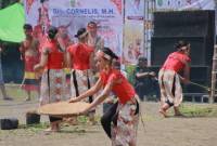 Pembukaan event budaya Ngerantek Sawa Bahu di Kecamatan, Lumar Bengkayang, Kalbar pada Senin (9/6/2025). (Foto: ANTARA/Narwati)