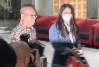 Tersangka kasus dugaan tindak pidana pencucian uang di lingkungan Mahkamah Agung, Windy Yunita alias Windy Idol usai diperiksa penyidik Komisi Pemberantasan Korupsi, di Gedung Merah Putih KPK, Jakarta, Rabu (18/6/2025). (Foto: ANTARA/Rio Feisal)