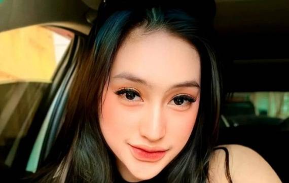 Misri Puspita Sari (24)