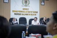 Ketua Pansus I DPRD Kalsel, M. Syaripuddin, S.E., M.A.P (tengah)