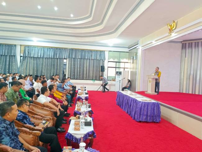 NOTA KESEPAHAMAN - Staf Ahli Akhmad Zaid pada penandatanganan MoU dengan Kejari dan Bank Kalsel dalam membangun tata kelola desa yang bersih dan transparan.