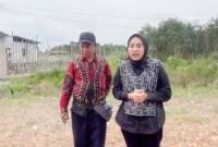 Enis Sukmawati dari Kantor Hukum Nenggala Alugoro selaku kuasa hukum dari Sofyan Hutapea, selaku pelopor. (SuarIndonesia/Ist)