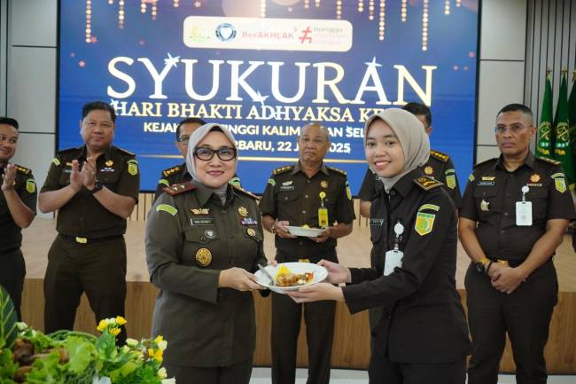 Jajaran Kejarti Kalsel, syukuran Hari Bhakti Adhyaksa (HBA) ke-65 Selasa  (22/7/2025). SuarIndonesia/Ist)