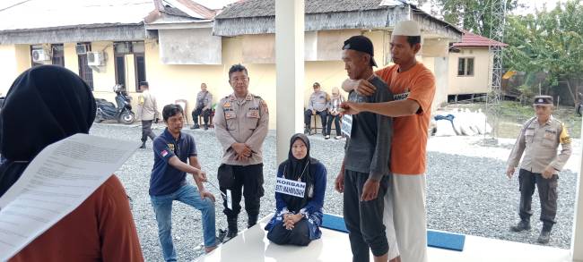 Kasus yang terjadi di Jalan Tembus Mantuil RT 24 RW 02 Banjarmasin Selatan, pada Selasa (30/6/2025), dipergakan tersangka M Syamsoni alias Ison, Kamis (24/7/2025) (SuarIndonesia/DO)