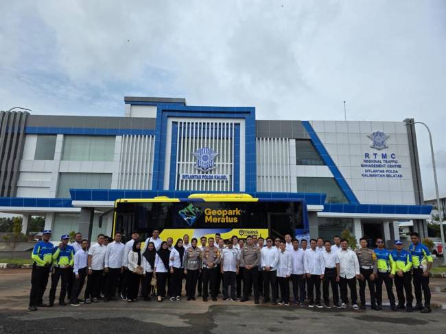 Ada 25 orang calon Driver Bus BRT Trans Banjar Bakula yang mengikuti kegiatan ini, mereka kita beri pemahaman tentang pentingnya keselamatan berlalu lintas. Sabtu (26/7/2025). (SuarIndonesia/Ist