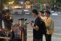 Lokasi mangkal Faturrakhman jualan kopi  di pinggir Jalan A. Yani Km 5, persisnya samping Hero Supermarket. (SuarIndonesia/Ist)