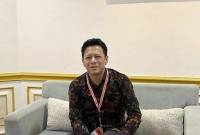 Musisi Nazril Irham atau Ariel NOAH, pemohon pengujian materi Undang-Undang Hak Cipta, menjawab pertanyaan wartawan di Mahkamah Konstitusi, Jakarta, Selasa (22/7/2025). (ANTARA/Fath Putra Mulya)