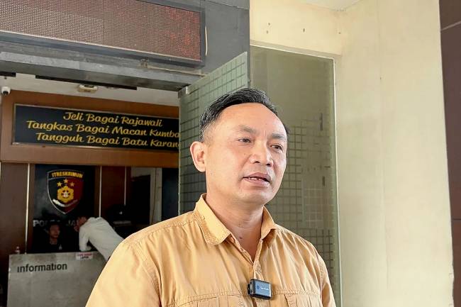 Direktur Reserse Kriminal Umum Polda Jabar Kombes Pol Surawan saat memberikan keterangan di Mapolda Jabar, Kota Bandung, Selasa (15/7/2025). (ANTARA/Rubby Jovan)