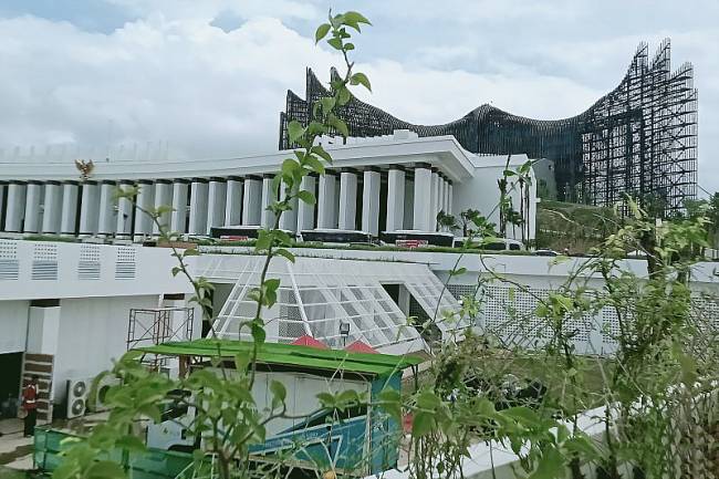 Bangunan gedung istana di KIPP IKN di Kecamatan Sepaku, Kabupaten Penajam Paser Utara, Provinsi Kalimantan Timur. (ANTARA/Nyaman Bagus Purwaniawan)