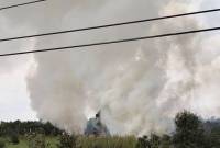 Asap membumbung saat karhutla melahap lahan di Landasan Ulin Selatan, Kota Banjarbaru, Kalimantan Selatan, Kamis (24/7/2025). (ANTARA/Dokumen Pribadi)