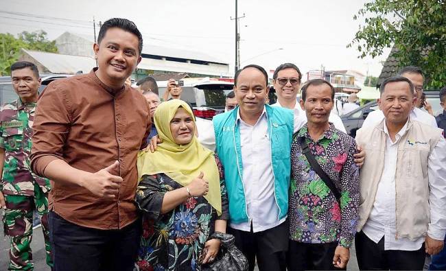Menteri Koperasi (Menkop) Budi Arie Setiadi saat mendatangi salah satu Koperasi Desa/Kelurahan Merah Putih di Desa Bentangan, Kecamatan Wonosari, Kabupaten Klaten, Jawa Tengah, Minggu (13/7/2025). (ANTARA/HO-Kemenkop RI)