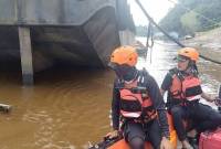 Tim SAR gabungan yang terlibat dalam operasi pencarian korban tenggelam akibat kecelakaan taksi motor di Sungai Barito wilayah di Desa Luwe Hulu mengakhiri pencarian pada hari ke-7 tanpa menemukan korban yang masih hilang, Senin (14/7/2025). (ANTARA/HO-BPBD Barito Utara)