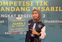 Mahasiswi Program Studi Bisnis Digital, Fakultas Bisnis dan Informatika (FBI), Universitas Muhammadiyah Palangkaraya (UMPR) Adhelwis Sekar Risdayanti meraih juara dua pada kompetisi TIK khusus bagi penyandang disabilitas tingkat Regional II. (ANTARA/HO-Humas UMPR)