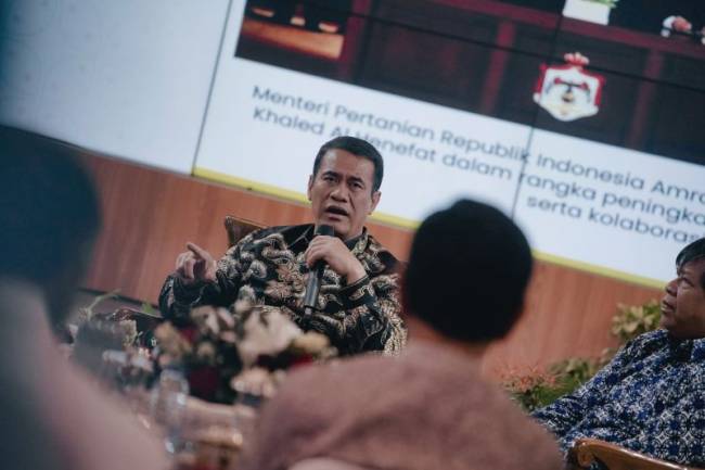 Menteri Pertanian (Mentan) Andi Amran Sulaiman saat berbicara dala Rapat Koordinasi Pengendalian (Rakordal) Pembangunan Daerah Triwulan II Pemda DIY di Gedhong Pracimasono, Kepatihan, Yogyakarta, Selasa (29/7/2025). (ANTARA/HO-Pemda DIY)