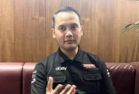Vice President Corporate Communication PT Pertamina (Persero) Fadjar Djoko Santoso memberi keterangan ketika ditemui di Jakarta, Kamis (17/7/2025). (ANTARA/Putu Indah S)