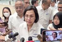 Menteri Keuangan Sri Mulyani saat ditemui usai rapat kerja dengan Komisi XI DPR di Jakarta, Senin (7/7/2025). (Dok ANTARA/Bayu Saputra)