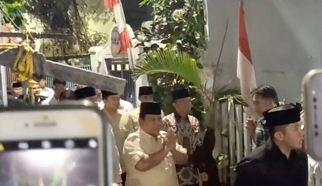Presiden Prabowo Subianto tiba di rumah duka pengemudi ojol Affan Kurniawan, di Jalan Tayu, Menteng, Jakarta pusat, Jumat (29/8/2025). (ANTARA/Dokpri)