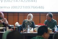 Narasumber kegiatan evaluasi dan monitoring progam SPPG di Provinsi Kalsel saat menyampaikan materi. Foto : MC Kalsel