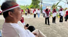 Plt Kadispar Kalsel saat menyaksikan berbagai lomba peringatan 17 agustus 2025. Foto : MC Kalsel