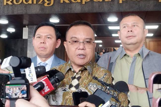 Wakil Ketua DPR RI Sufmi Dasco Ahmad di Kompleks Parlemen, Senayan, Jakarta, Kamis (14/8/2025). (ANTARA/Bagus A Rizaldi)