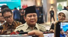 Presiden RI Prabowo Subianto saat menyampaikan keterangan seusai meresmikan Gedung Layanan Terpadu dan Institut Neurosains Nasional RS Pusat Otak Nasional Mahar Mardjono, Cawang, Jakarta, Selasa (26/8/2025). (ANTARA/Andi Firdaus)

