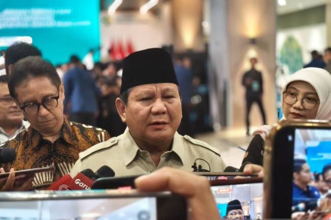 Presiden RI Prabowo Subianto saat menyampaikan keterangan seusai meresmikan Gedung Layanan Terpadu dan Institut Neurosains Nasional RS Pusat Otak Nasional Mahar Mardjono, Cawang, Jakarta, Selasa (26/8/2025). (ANTARA/Andi Firdaus)
