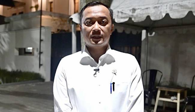 Menteri Sekretaris Negara Prasetyo Hadi, yang juga Juru Bicara Presiden RI, menyampaikan keterangan resmi mengenai pemberhentian Immanuel Ebenezer sebagai Wakil Menteri Ketenagakerjaan di Jakarta, Jumat (22/8/2025). (ANTARA/HO-Dokumentasi Mensesneg)