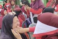 Antusiasme ibu-ibu komplek terlihat saat mengikuti berbagai lomba yang digelar panitia dari Sabtu (16/8/2025) hingga Senin (18/8/2025) (SuarIndonesia/HM)