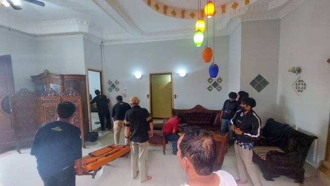 Tim gabungan dari Polsek Banjarmasin Timur, Unit Identifikasi Satreskrim Polresta Banjarmasin, serta Emergency Gabungan Kota Banjarmasin langsung mendatangi lokasi, Rabu (20/8/2025) (SuarIndonesia/Ist)