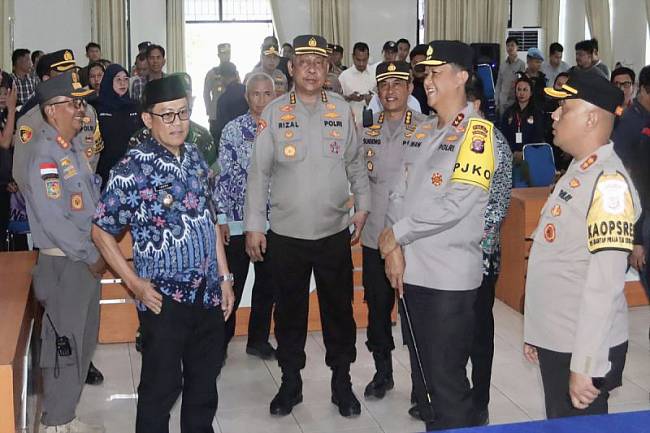Kapolda Kalteng Irjen Pol Iwan Kurniawan menghadiri pembukaan rapat pleno PSU Pilkada 2024 Kabupaten Barito Utara, Muara Teweh, Kamis (7/8/2025). (ANTARA/HO-Humas Polda Kalteng)