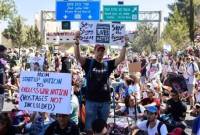 
Aksi demo warga Israel menyerukan diakhirinya perang Gaza. (Foto: AFP)